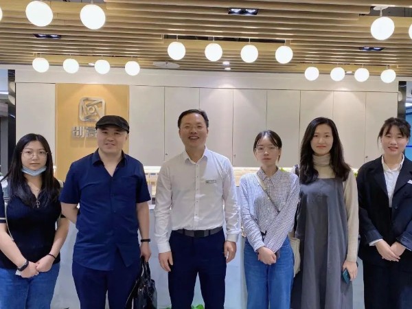 成都大学商学院许明强教授一行莅临创富港成都光华中心调研参观