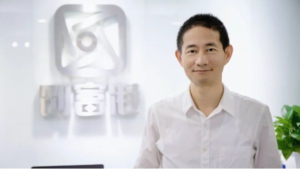 你肯定想不到，创富港CEO竟是这样办公的？！